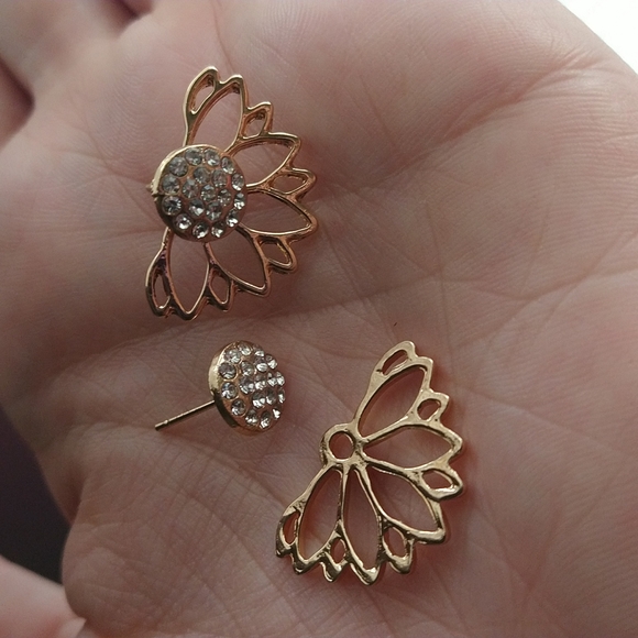 4/$25 Lotus Flower Earrings - Picture 3 of 4